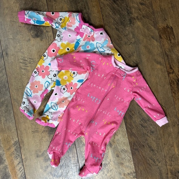 GERBER Newborn Infant Sleepers Bundle, NB, EUC - Picture 1 of 4